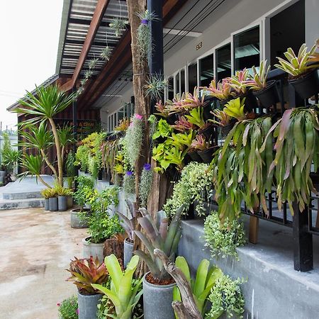 Krabi Inn & Omm Exterior photo
