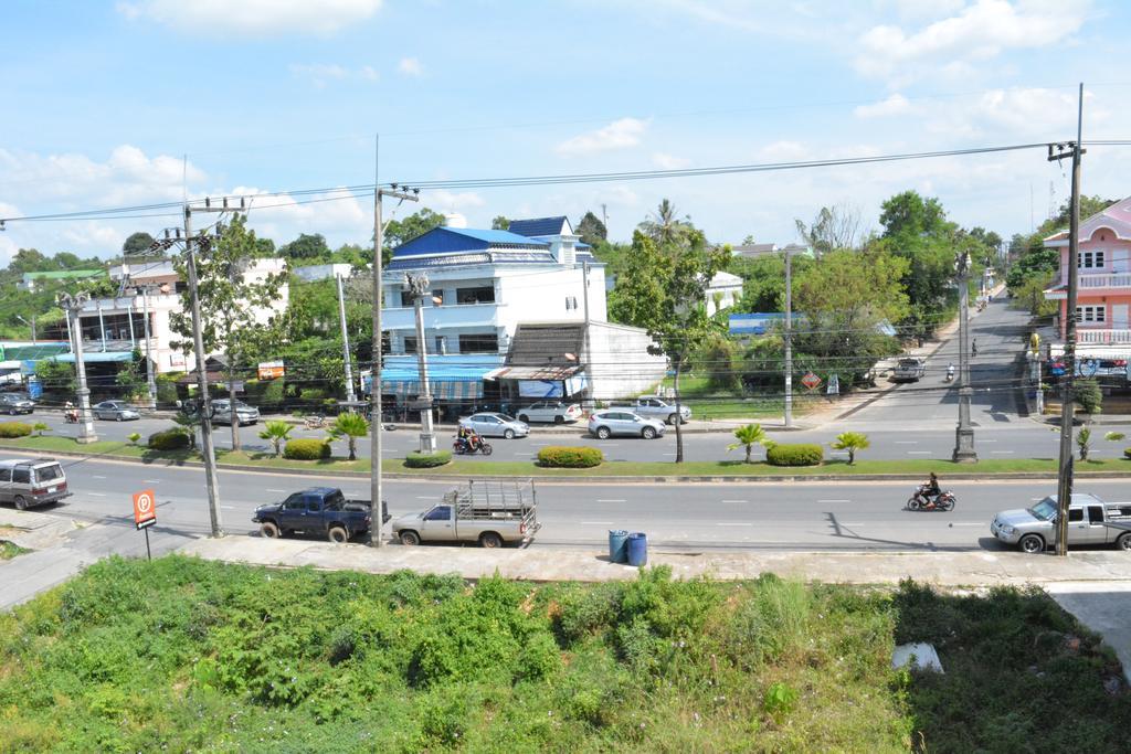 Krabi Inn & Omm Exterior photo