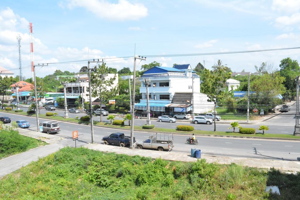 Krabi Inn & Omm Exterior photo