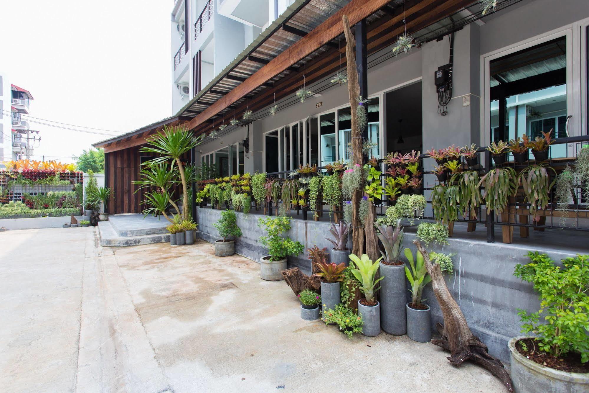 Krabi Inn & Omm Exterior photo